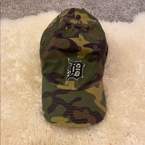 Vintage Detroit Tigers baseball hat in camo